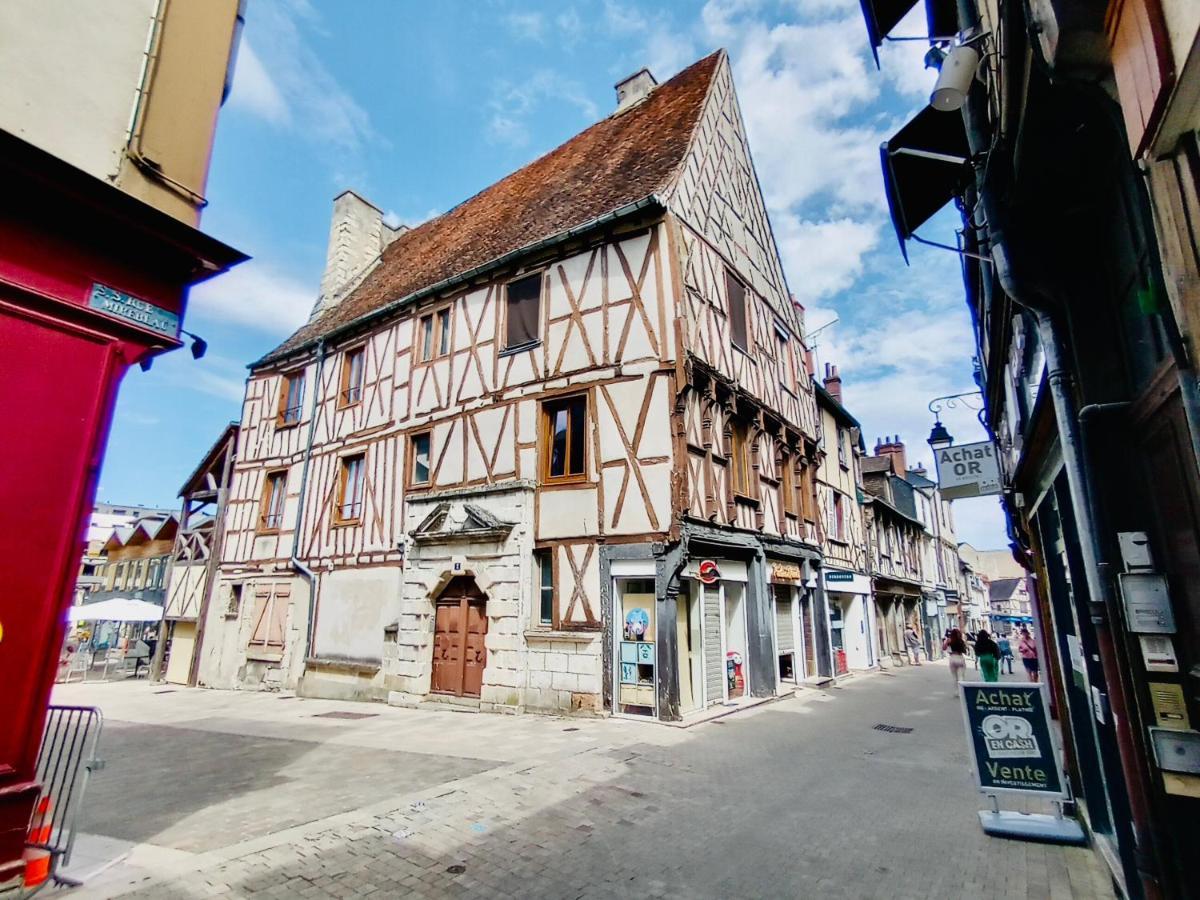 Apartament 2 Pieces Totalement Renove Au Coeur De Bourges Zewnętrze zdjęcie